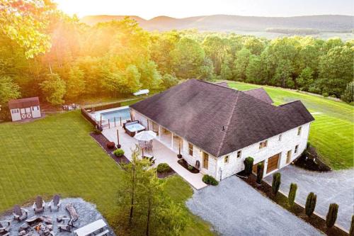 Brockton Villa | Blissful Mountain Getaway