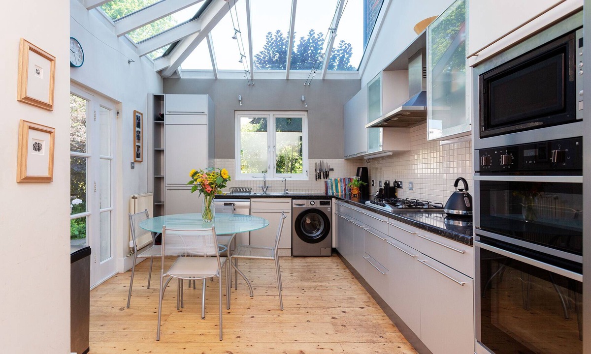 Twickenham Riverside House | Blissful Oasis, by Veeve