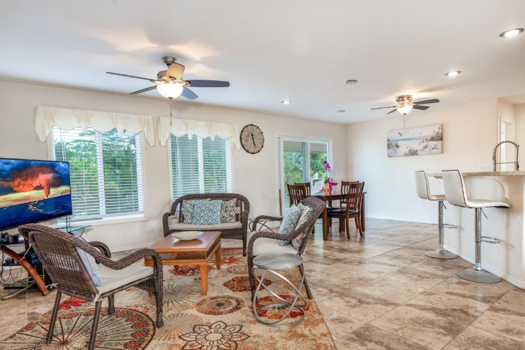 Keaau House | Blissful Orchard