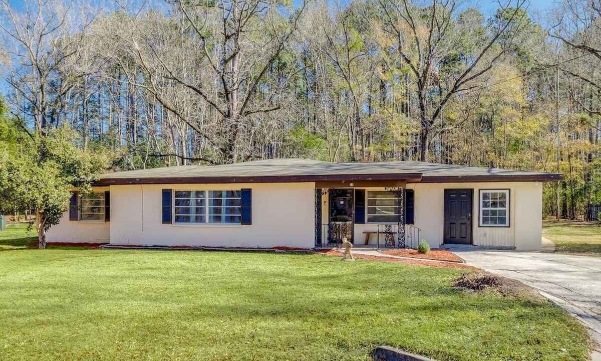 Pooler House | Bloomingdale - Mesa A - Retro! - 4BR Near Sav Airport