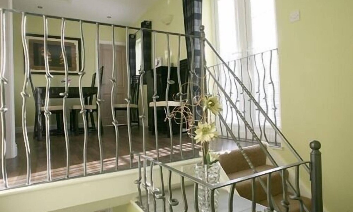 Tideswell Bed & Breakfast | Blossom House Bed & Breakfast