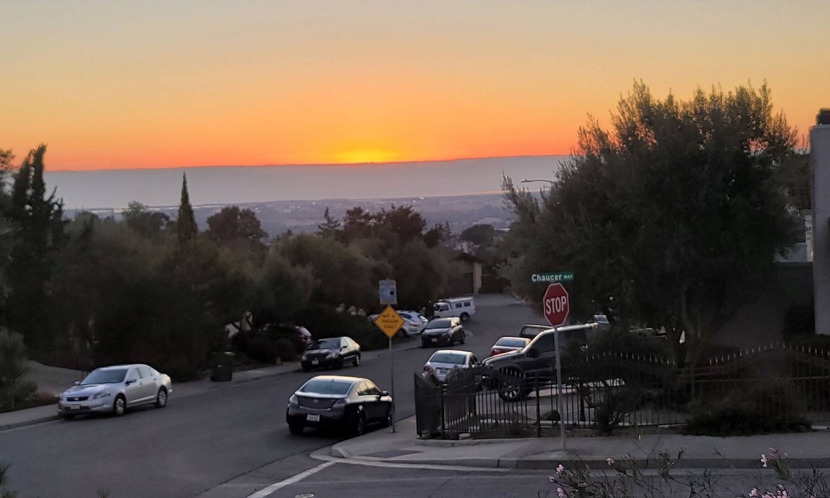 Hayward House | Blossom's Bay Area Resorts