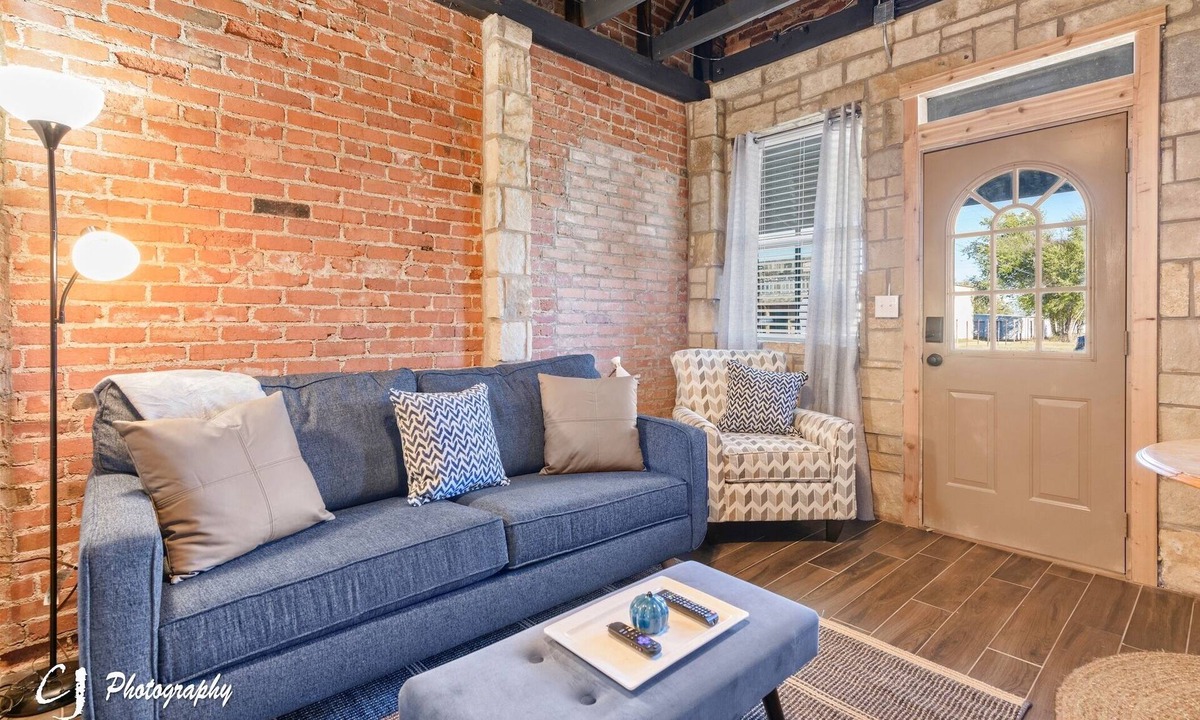Baird Apartment | Blu Baird