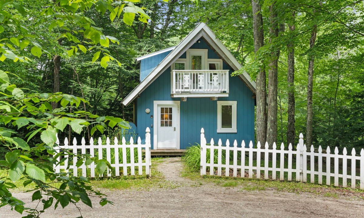 Jeffersonville Ski Chalet | Blue - 2 Mins to Smugglers ski Mtns - Dog Friendly