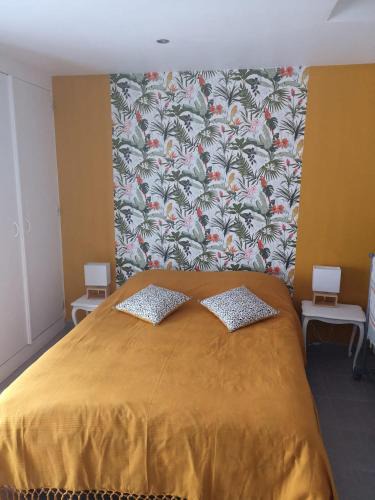 Monflanquin Bed & Breakfast | Blue Banane