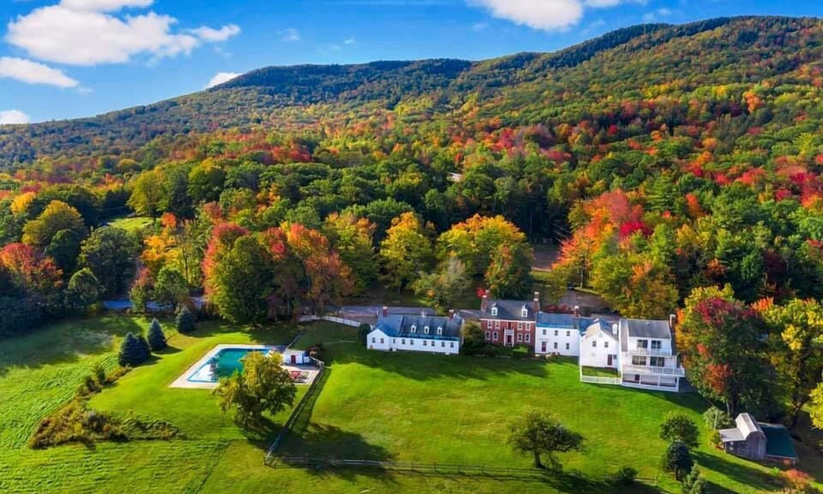 Francestown Hotel | Blue Bear Inn