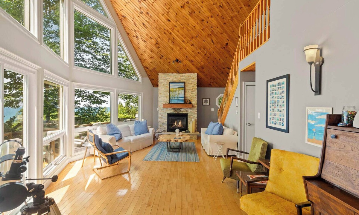 Bluewater Cottage | Blue Bluff Beauty - King Bed, Private Lake Access