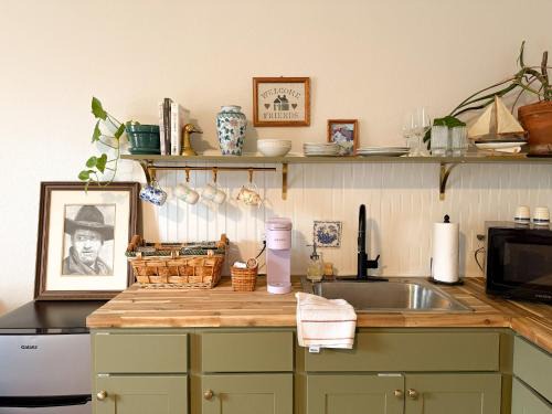 McGregor House | Blue Bonnet Cottage