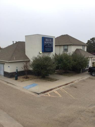 Lubbock Hotel | Blue Bonnet Suites -Lubbock, TX - Medical Center