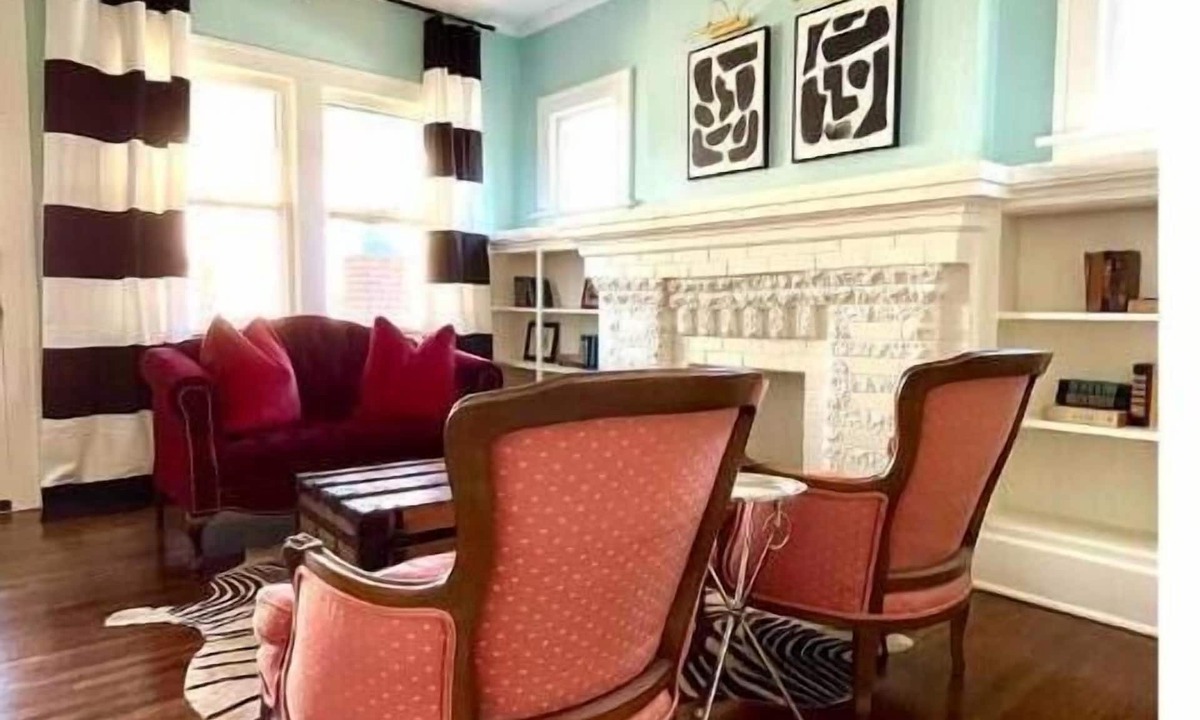 Central Oklahoma City House | Blue Bungalow near OU Med/Downtown 0 cleaning fee
