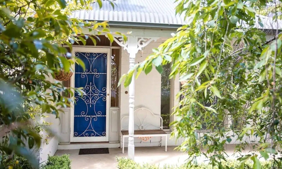 Quarry Hill Cottage | Blue Door Bendigo