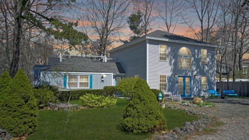 Scarborough House | Blue Doors By The Sea by Bayley Vacation Rentals