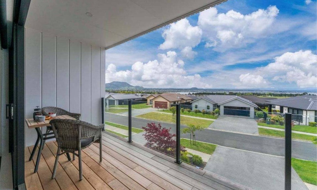 Nukuhau House | Blue Dun Views Taupo
