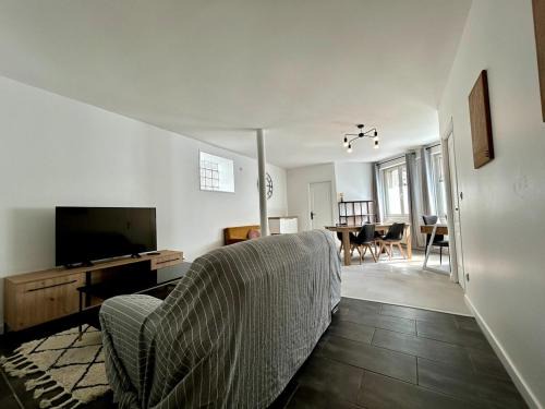 Jamin Apartment | Blue Gallery #REIMS