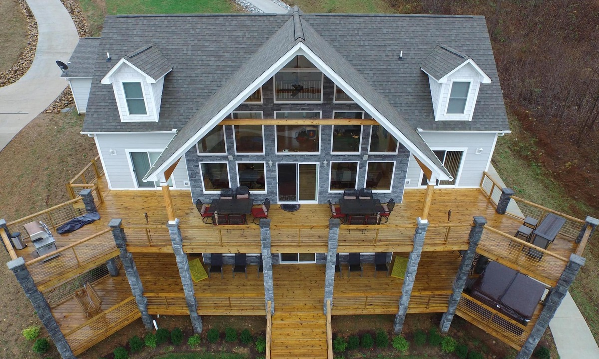 La Follette House | Blue Grotto✬6 BR-Lakefront✬WiFi✬Private Dock✬Hi-Dive✬HotTub✬Fire Pit✬Grill✬Views