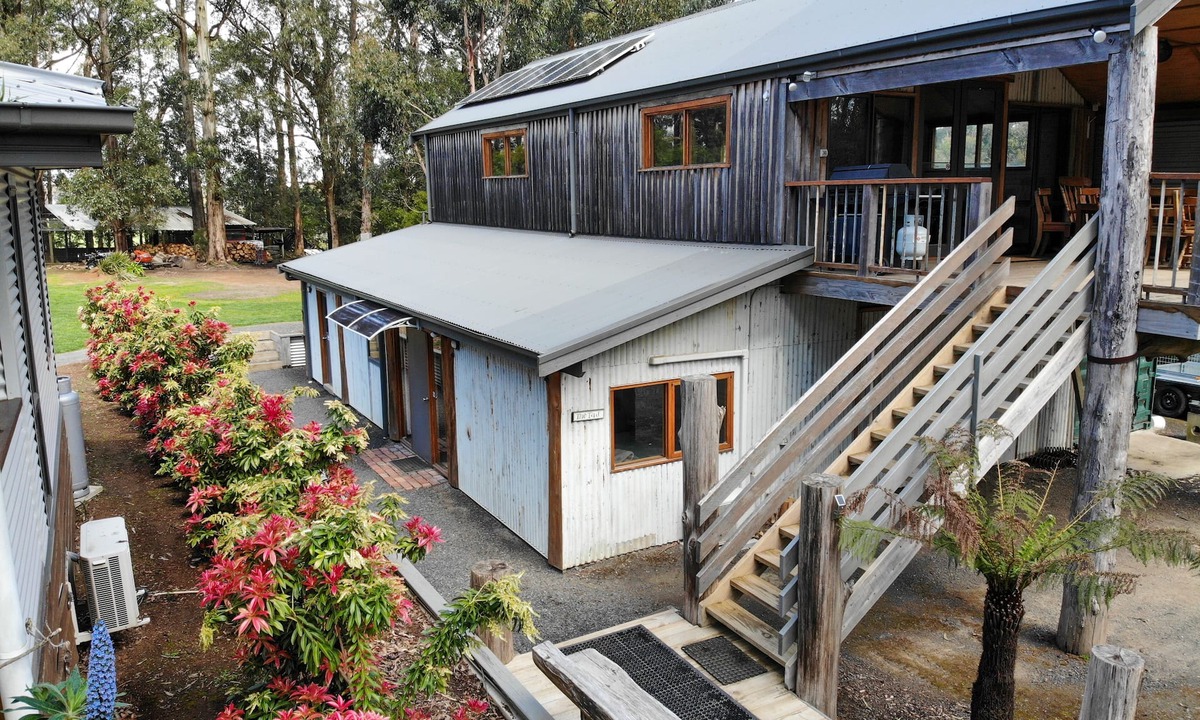 Kinglake Apartment | Blue Gum Studio - Karma Kinglake