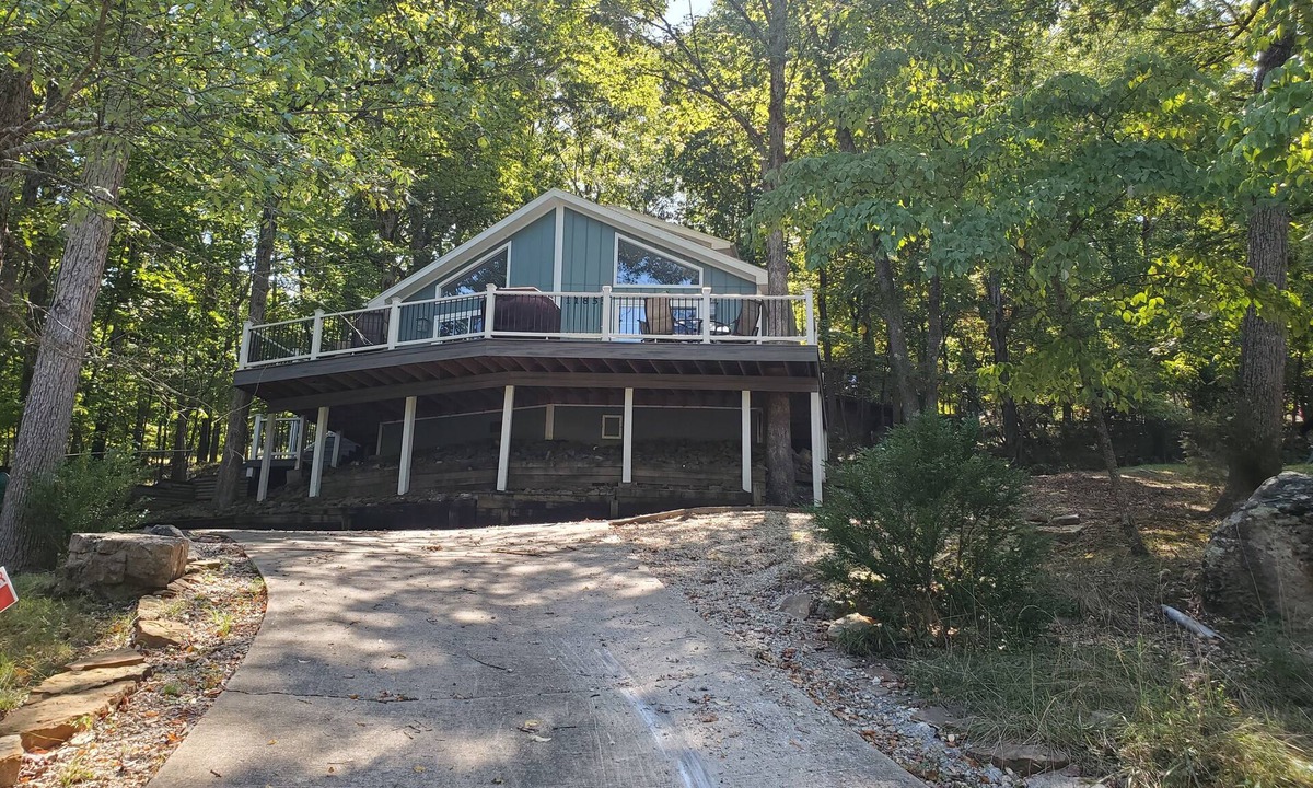 Lost Bridge Village House | Blue Haven-Community Pool with Lake Access; Fire Pit; 10 Min to Marina & Park