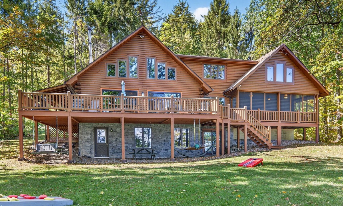 Ovid House | Blue Heron Lodge- Lakefront luxury with boat dock