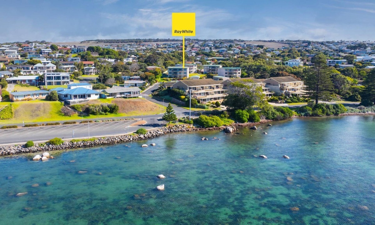 Encounter Bay House | Blue Horizon -Unit 5, 2 Solway Crescent, Encounter Bay