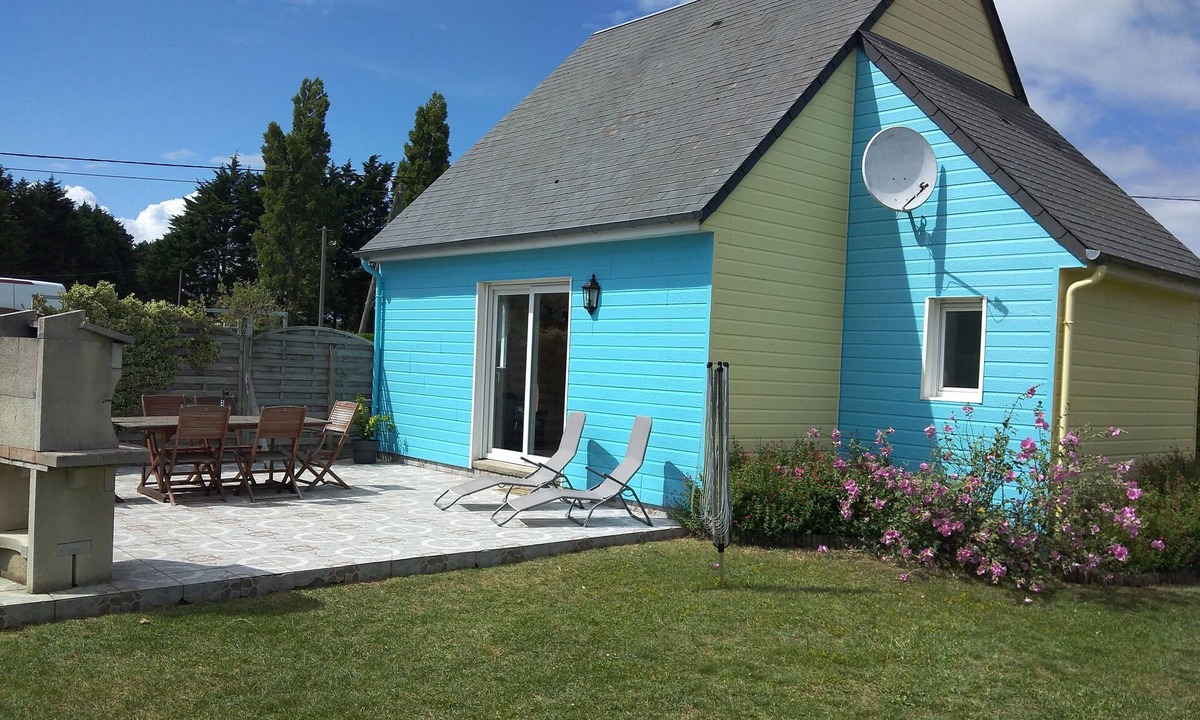 Saint-Germain-sur-Ay House | Blue House