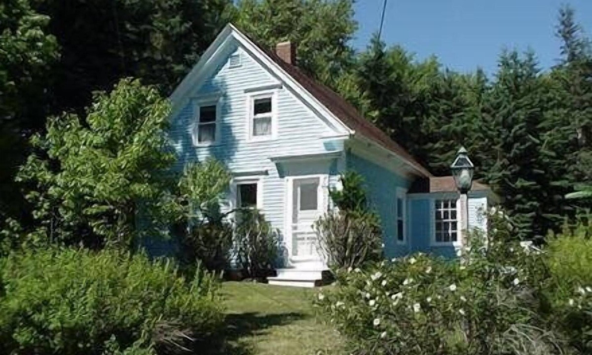 Deer Isle Cottage | Blue House - Private Location
