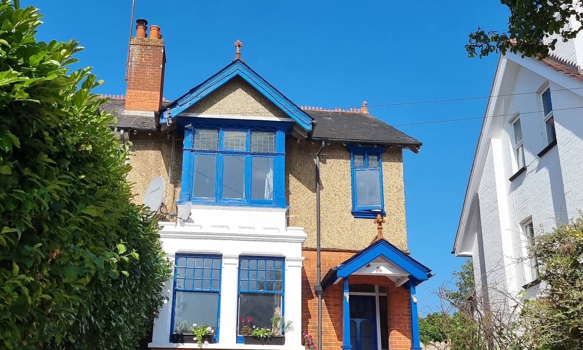 Tilehurst House | Blue House with character and charm
