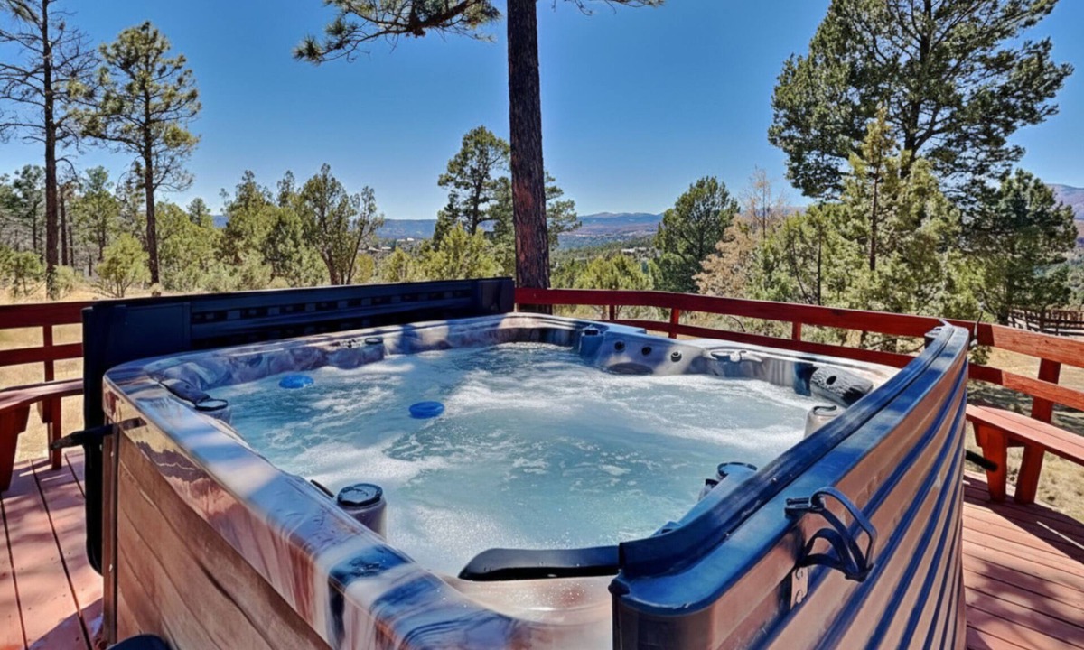 Ruidoso Cabin | Blue Lake Lodge | Pet Friendly, Views, Hot Tub