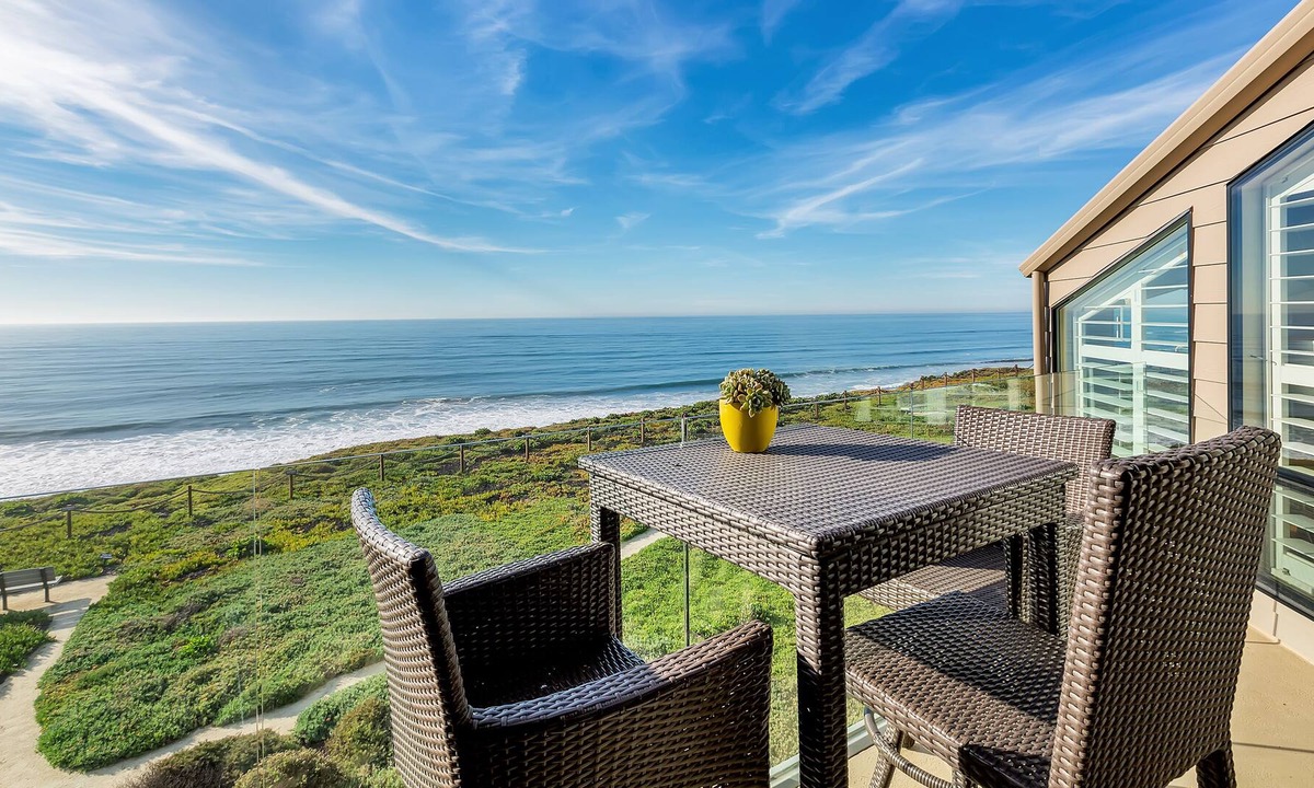 Solana Beach Condo | Blue Luana - Luxury Oceanfront Condo with AC