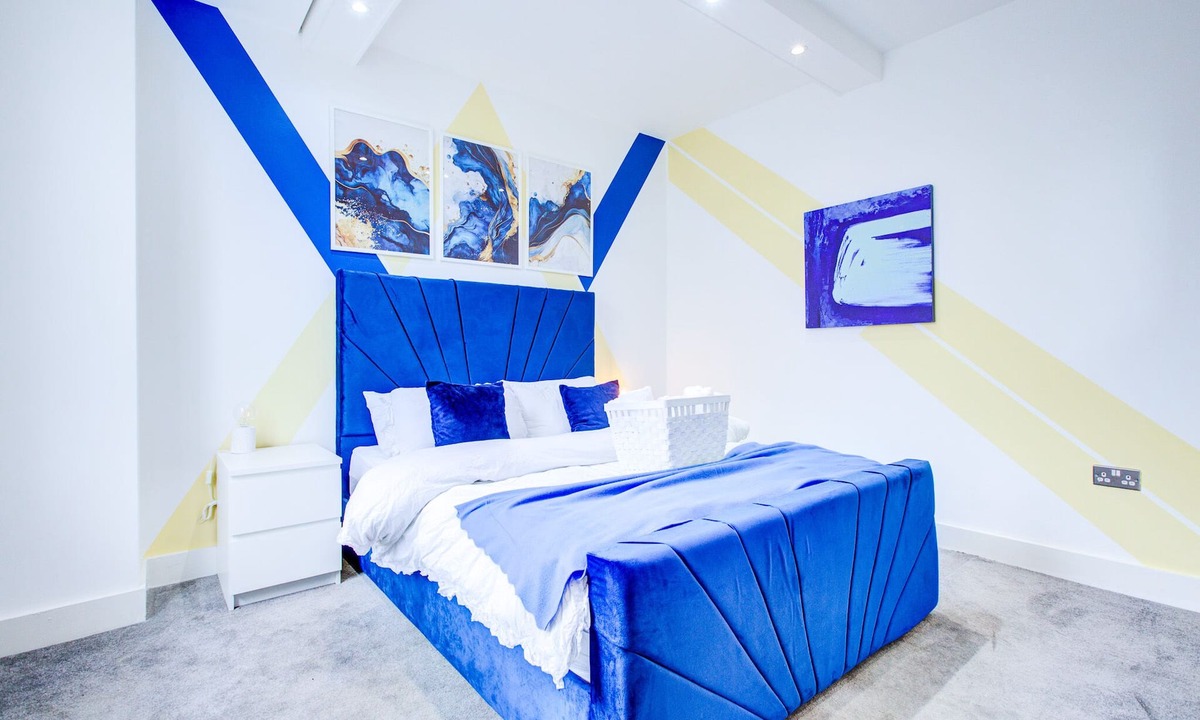 Sutton Central Apartment | Blue Moon, 1 Bed High Street