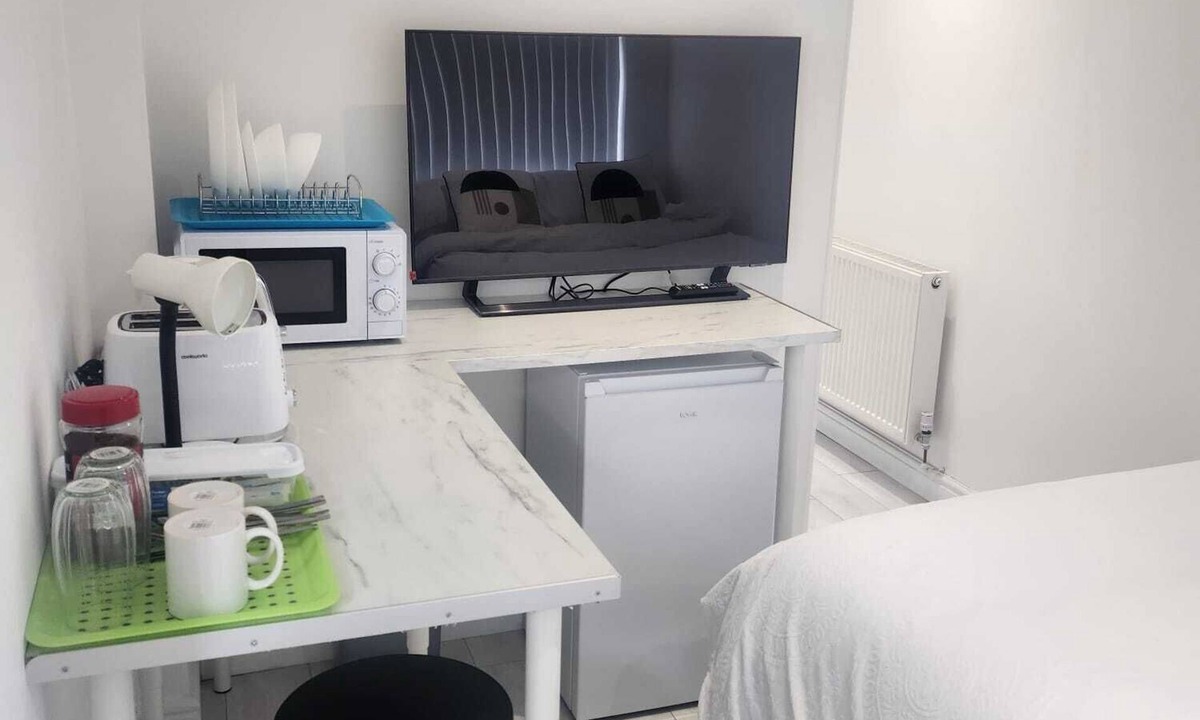 Cradley House | Blue Moon Ensuite