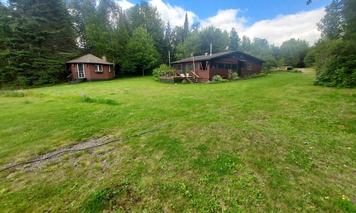 Grand Marais Cabin | BLUE MOOSE LODGEnGrand MaraisnRUSTIC CABIN on Devil Track Lake