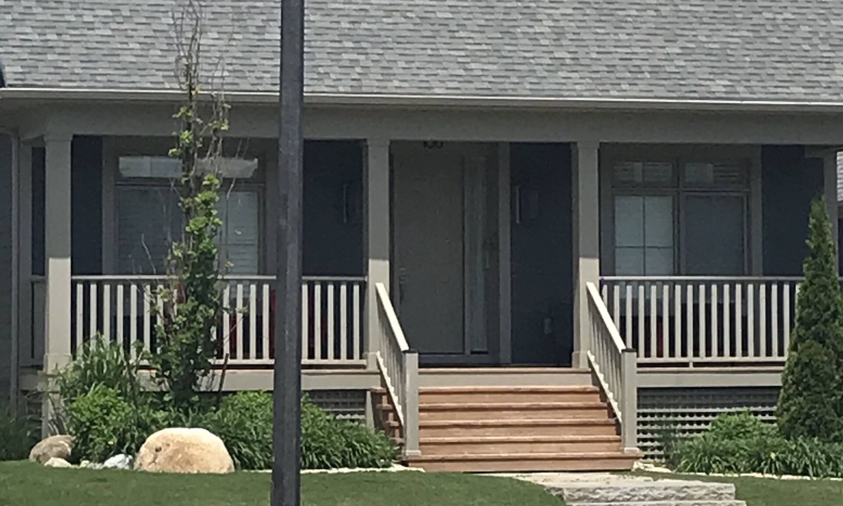 Glen Huron House | Blue mountain view, 4 bedroom home, steps to the village.