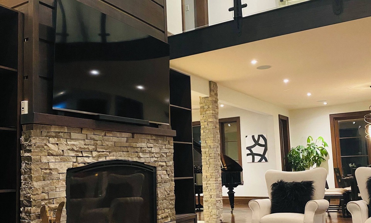 Glen Huron Ski Chalet | Blue Mountain Chalet w/Hot Tub 5 Min to Village & Skiing Near Georgian Bay