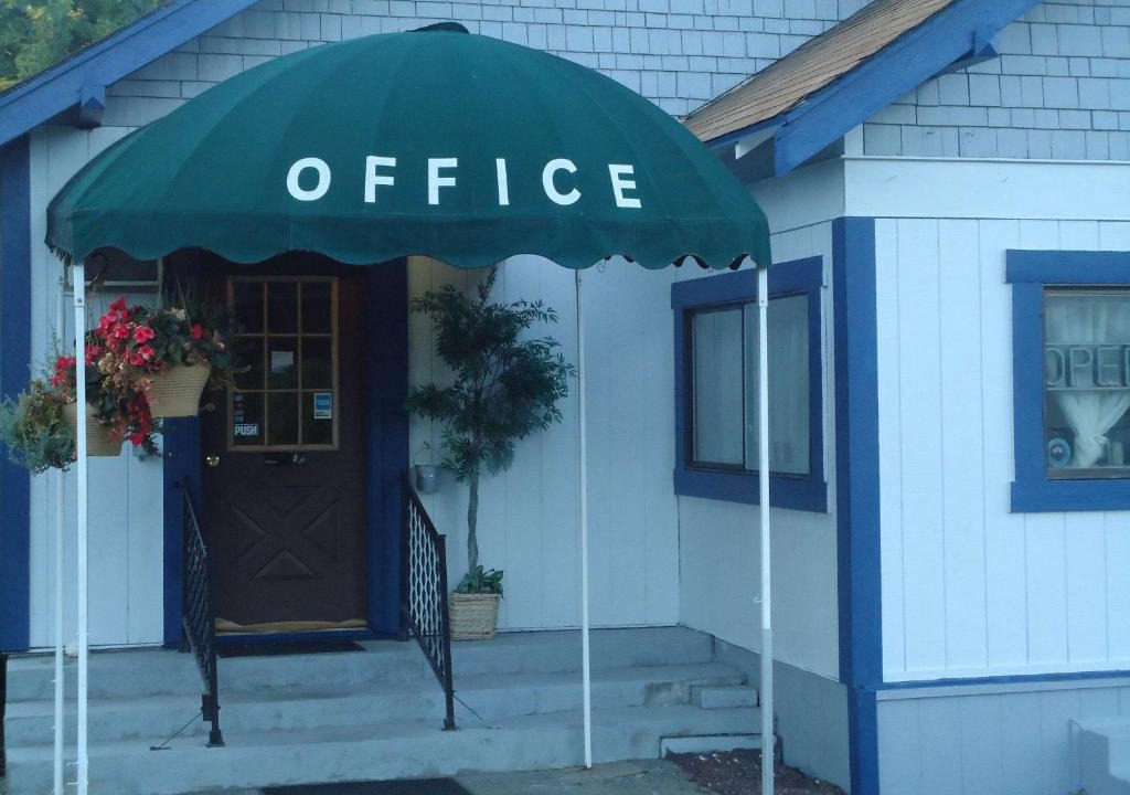 Okanogan Hotel | Blue Mountain Motel