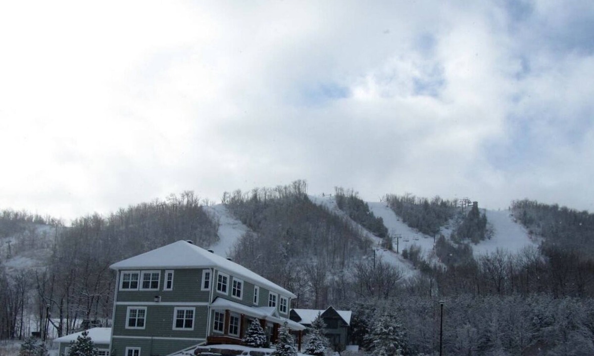 Craigleith Ski Chalet | Blue Mountain's Most Luxurious