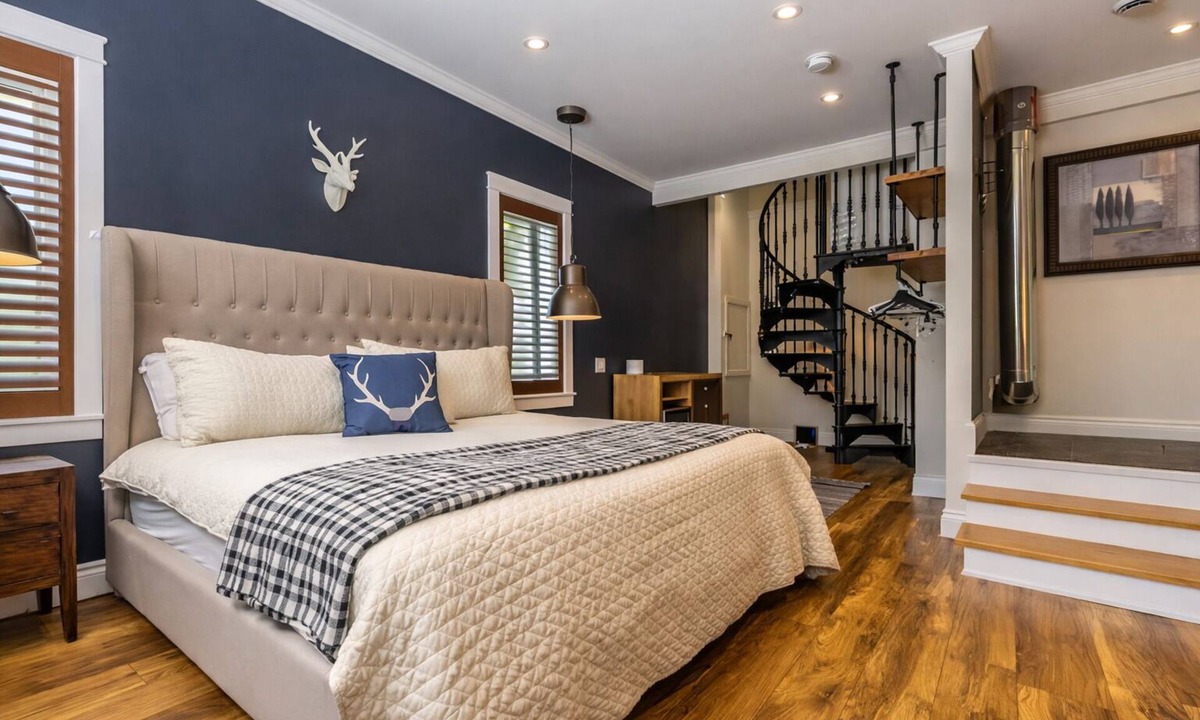 Swiss Meadows Cottage | Blue Mountain Ski-Out Chalet, 6 Bedrooms, Sleeps 16, Fire Pit