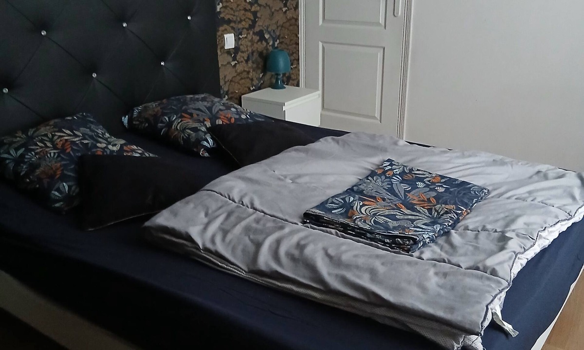 Brequerecque Apartment | Blue night