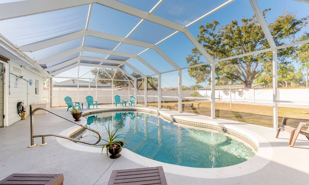 Bayshore Gardens House | Blue Oasis 5512, Your Private Getaway