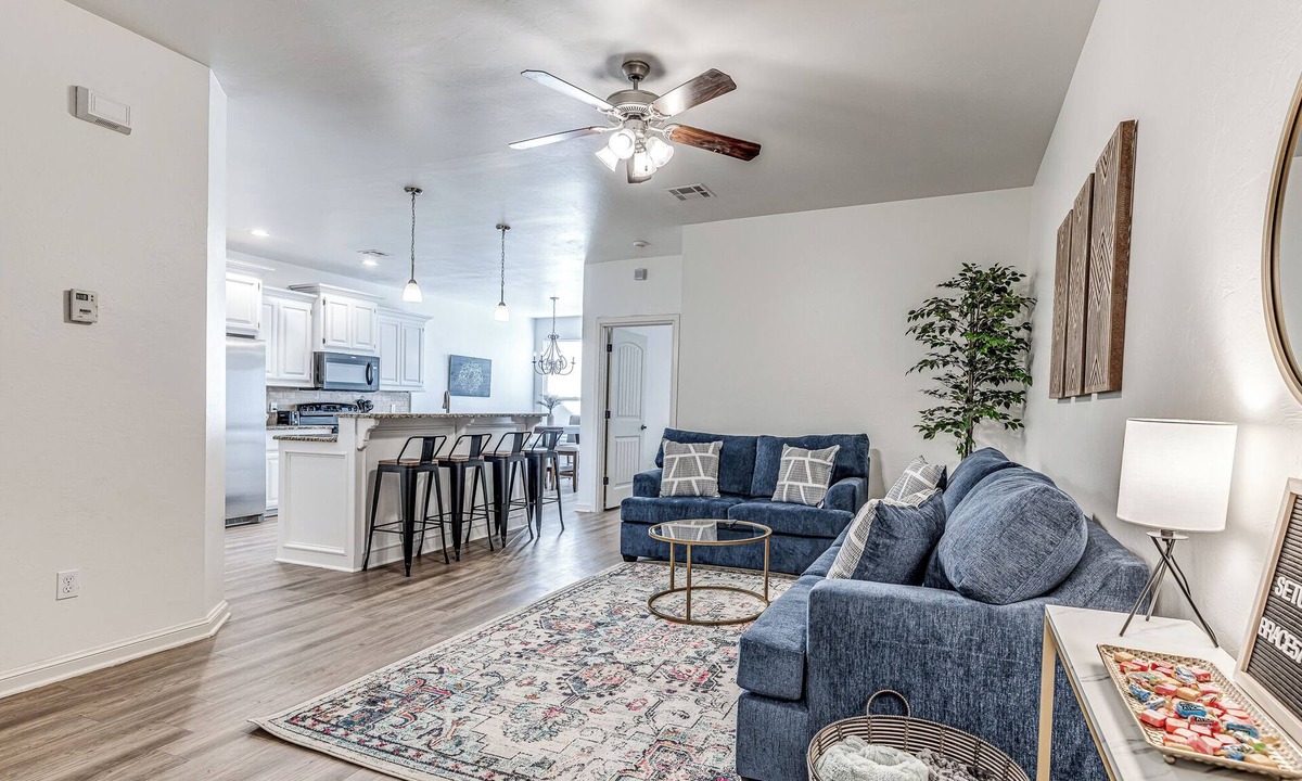 South Oklahoma City House | Blue Oasis Home - Sleeps 12