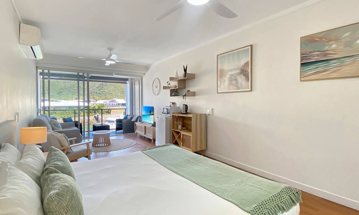 Nelly Bay Apartment | Blue on Blue Studio Room 1222