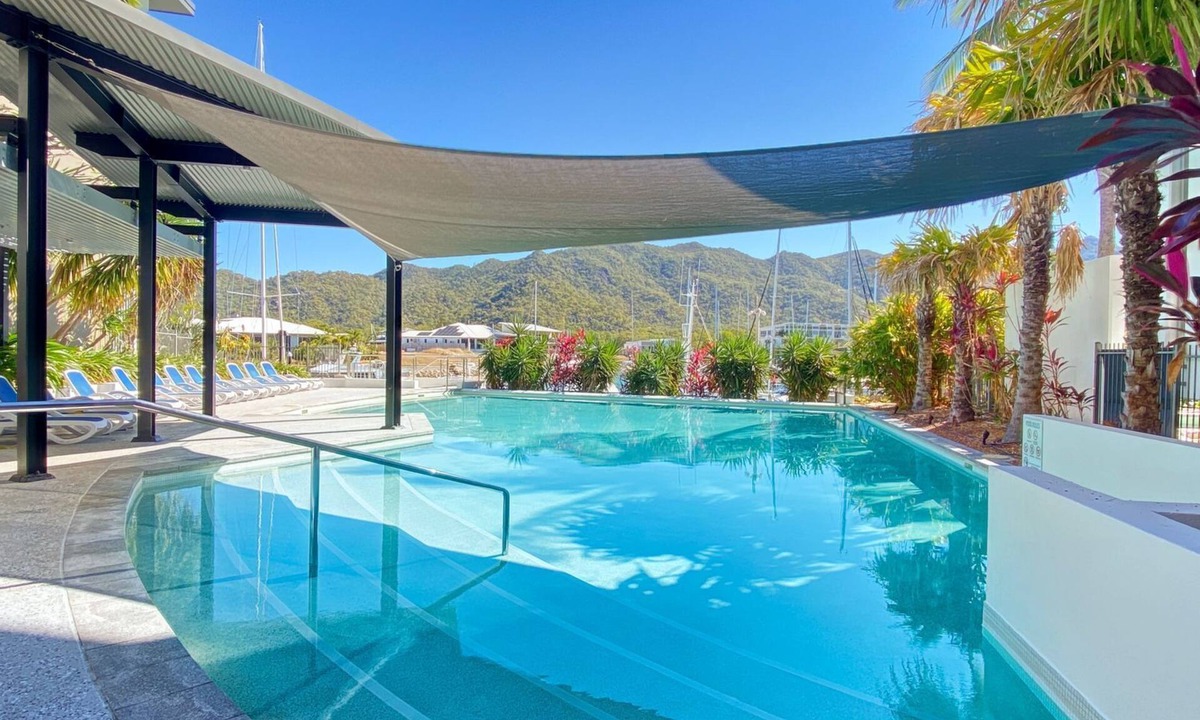 Nelly Bay Apartment | Blue on Blue Superior Studio Room 1241