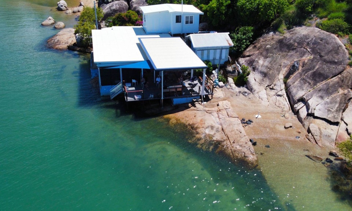 Picnic Bay House | Blue on Cockle, Cockle Bay