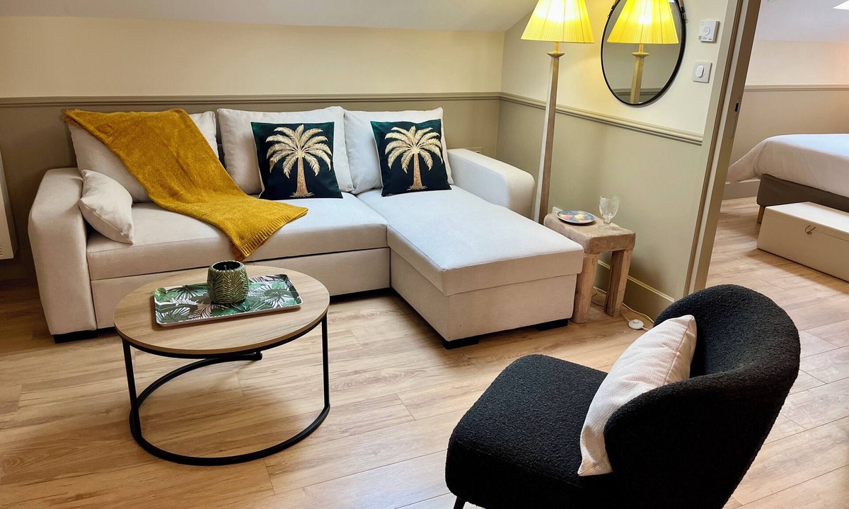 Hyeres City Centre Apartment | Blue Palm, Mansion, Beauregard Villa
