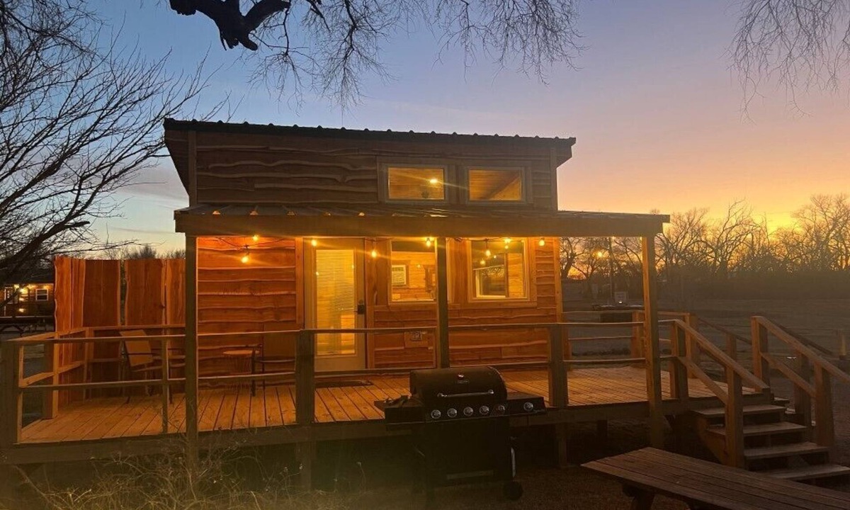 Flomot Cabin | Blue Quail Tiny Cabin at Caprock Canyons