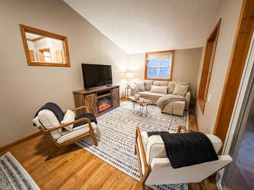 Farwell House | Blue Ribbon Cabin