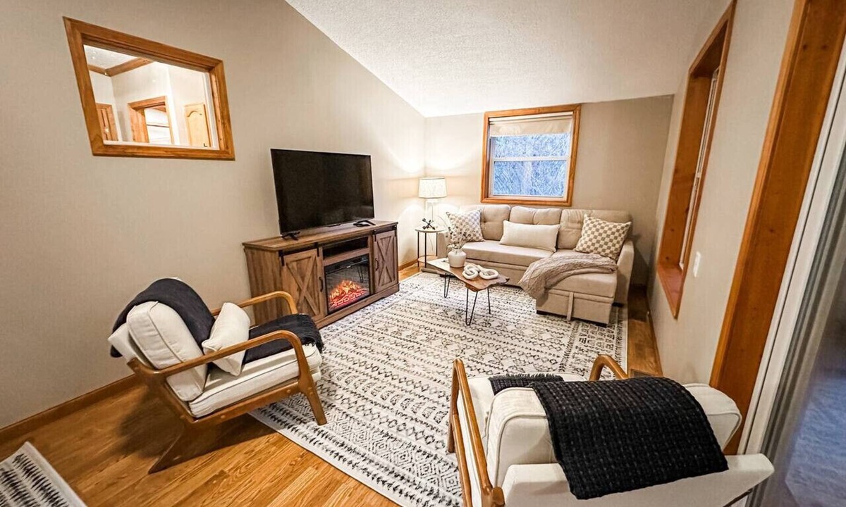 Farwell House | Blue Ribbon Cabin