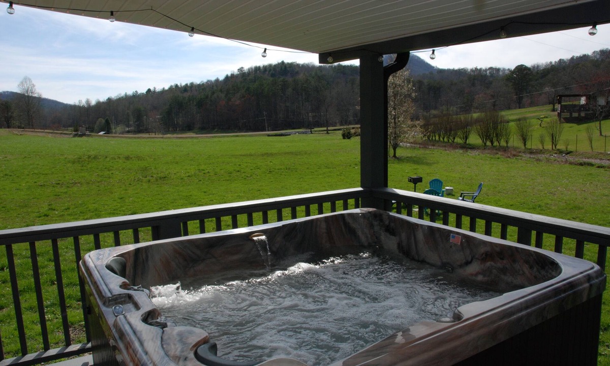 Blue Ridge Cottage | Blue Ridge Cozy Cabin with Full Mountain View