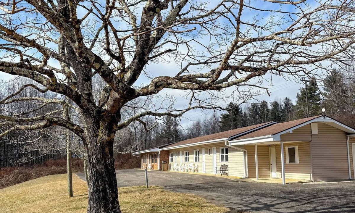 Meadows Of Dan Hotel | Blue Ridge Mountain Inn