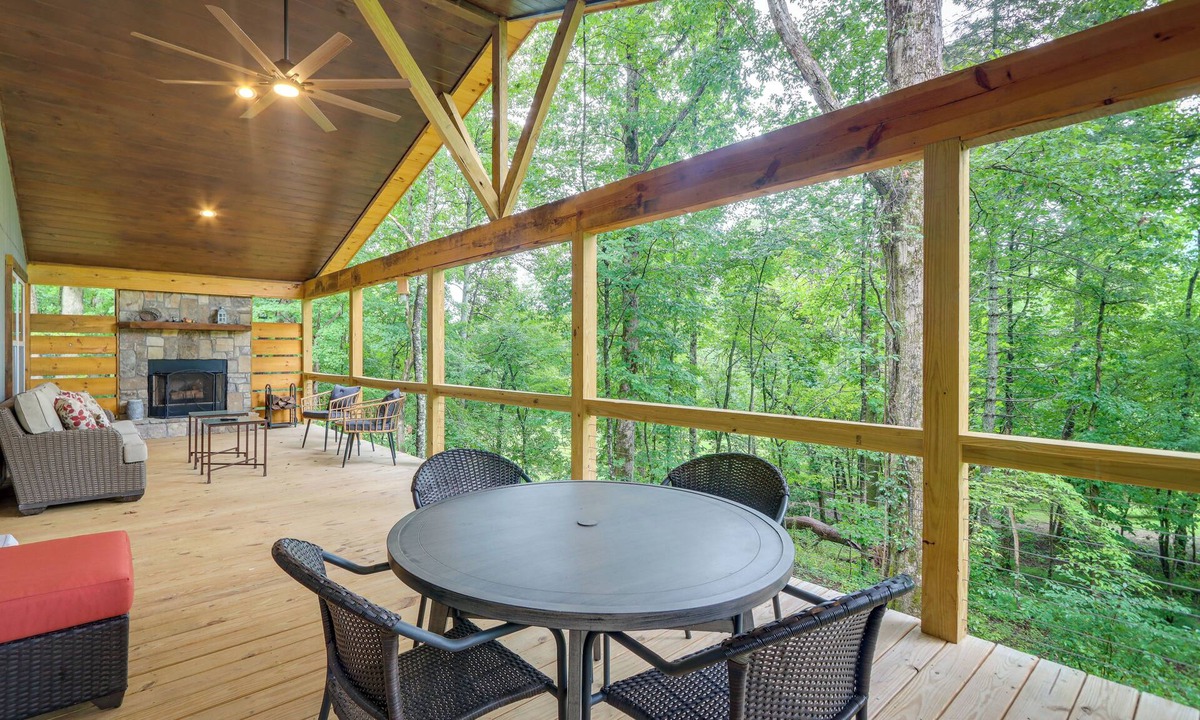 Epworth Cottage | Blue Ridge Mountainside Cottage w/Fire Pit!