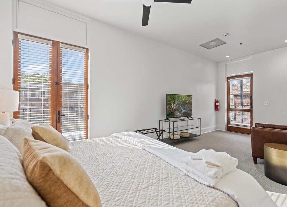 Blue Ridge House | Blue Ridge Suite 2 - Downtown